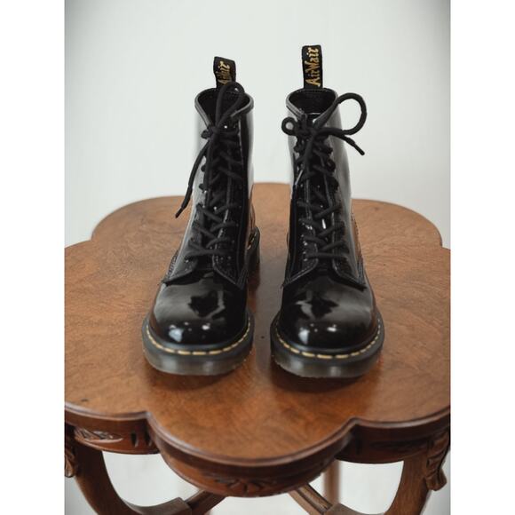 Dr. Martens Black Patent Leather Women's US 7 / EU 38 Combat Lace Up Boot #0007 - Picture 2 of 8